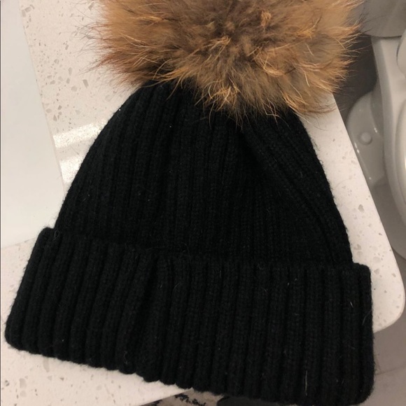 Linda Richards genuine raccoon hat main image 4